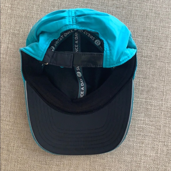 lululemon hat - Picture 4 of 4